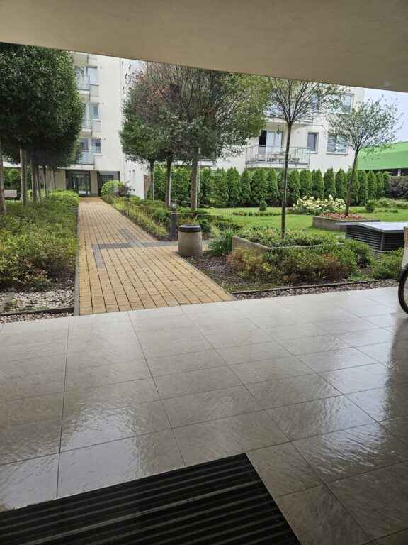 Sprzątanie osiedli Warszawa 3 Skoro Teren