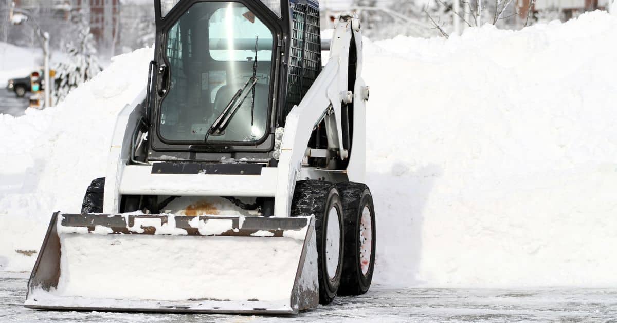 Odśnieżanie osiedli i parkingów Warszawa – praca zespołu BOGOclean