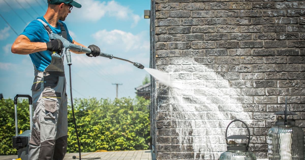 Polimeryzacja posadzek Warszawa – sprzęt i maszyny czyszczące